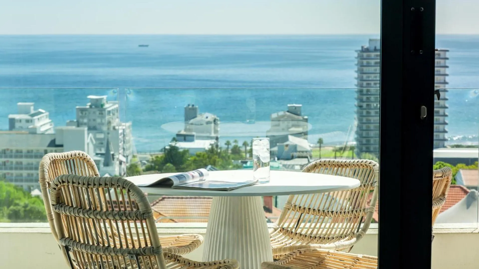 Alluring 2Bed Apt W Sea Mountain Views Marlo Vale Ciudad del Cabo Sudáfrica