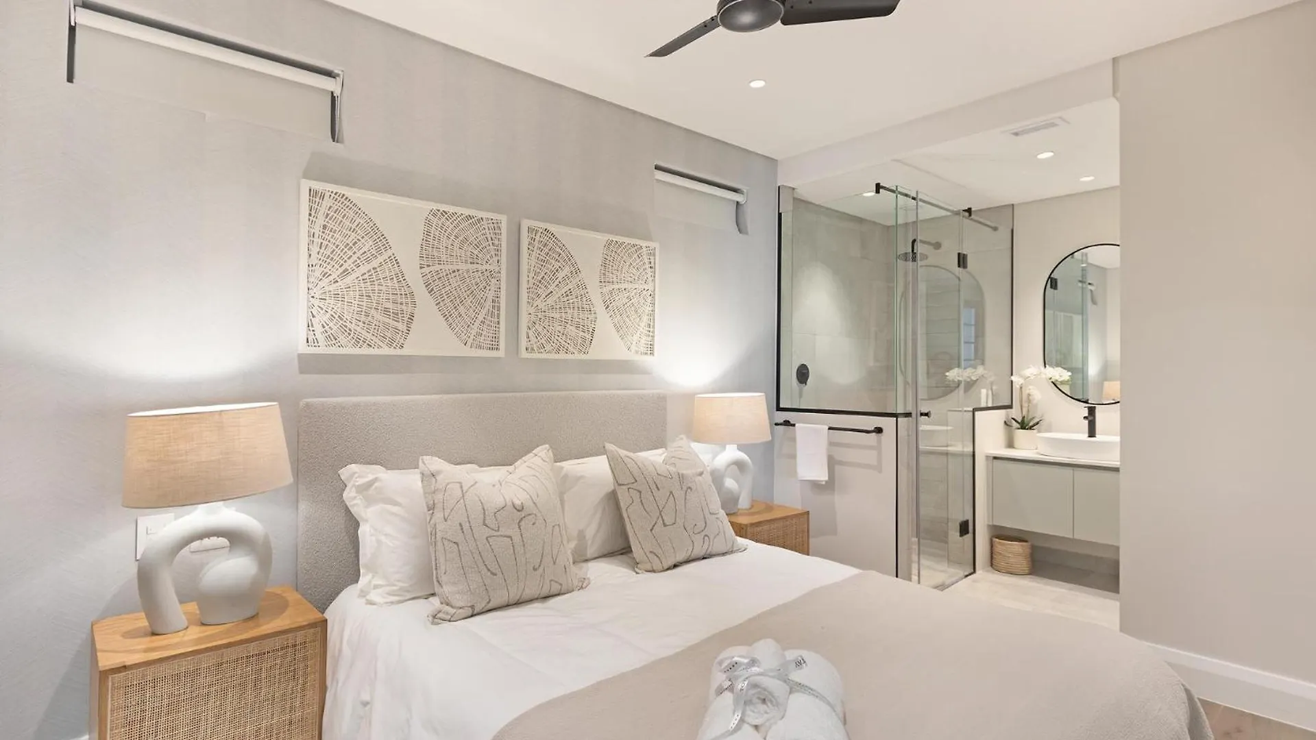 Alluring 2Bed Apt W Sea Mountain Views Marlo Vale Cape Town 0*,  South Africa