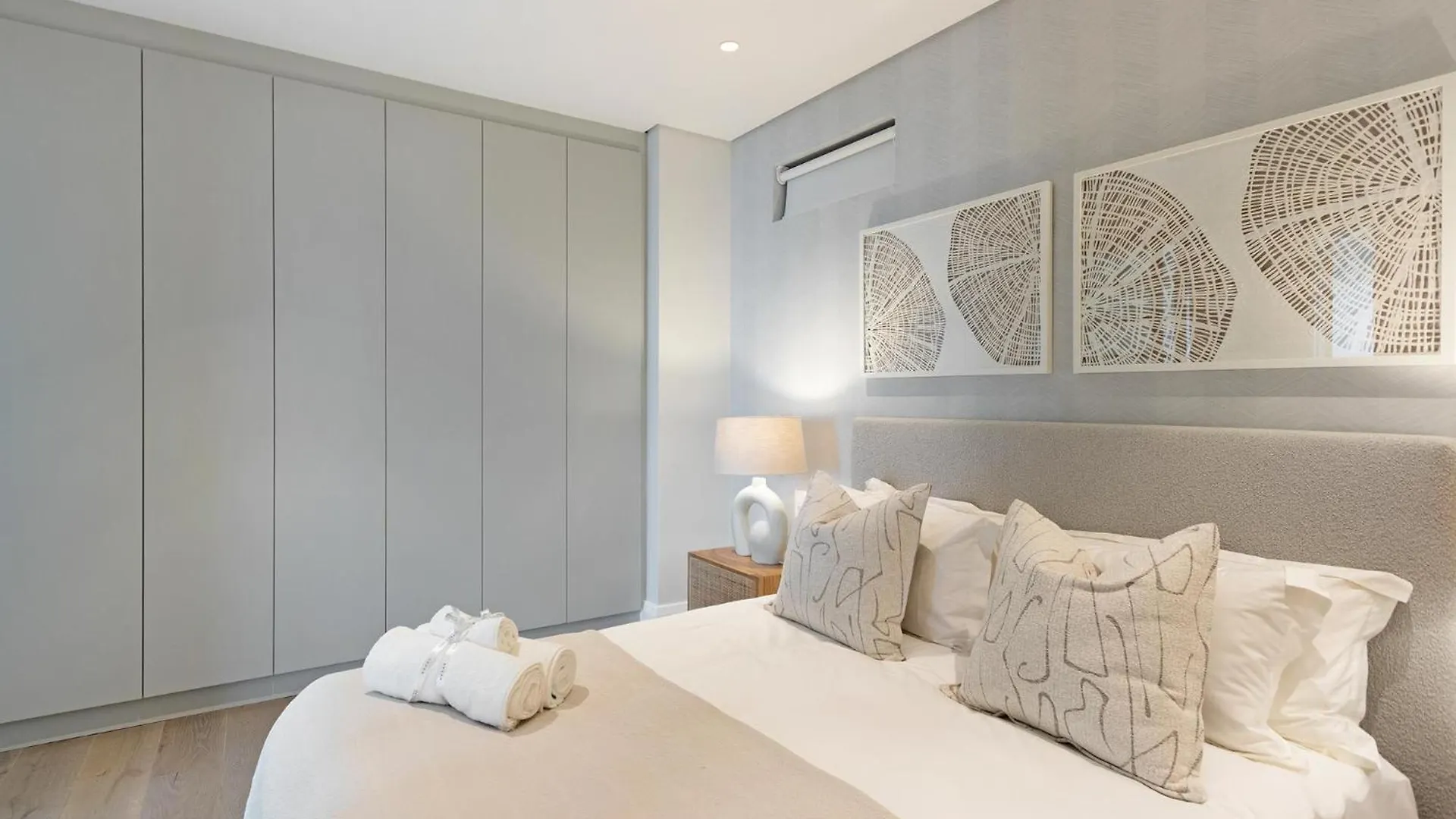 Apartment Alluring 2Bed Apt W Sea Mountain Views Marlo Vale Cape Town